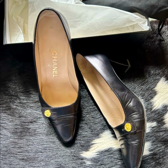 Authentic Chanel pumps - Picture 3 of 5